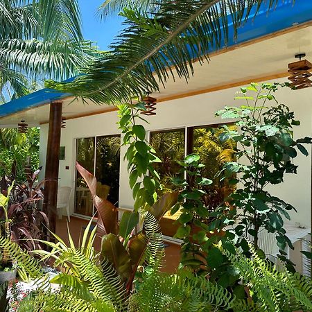 Blue Water Thoddoo Inn Exterior photo