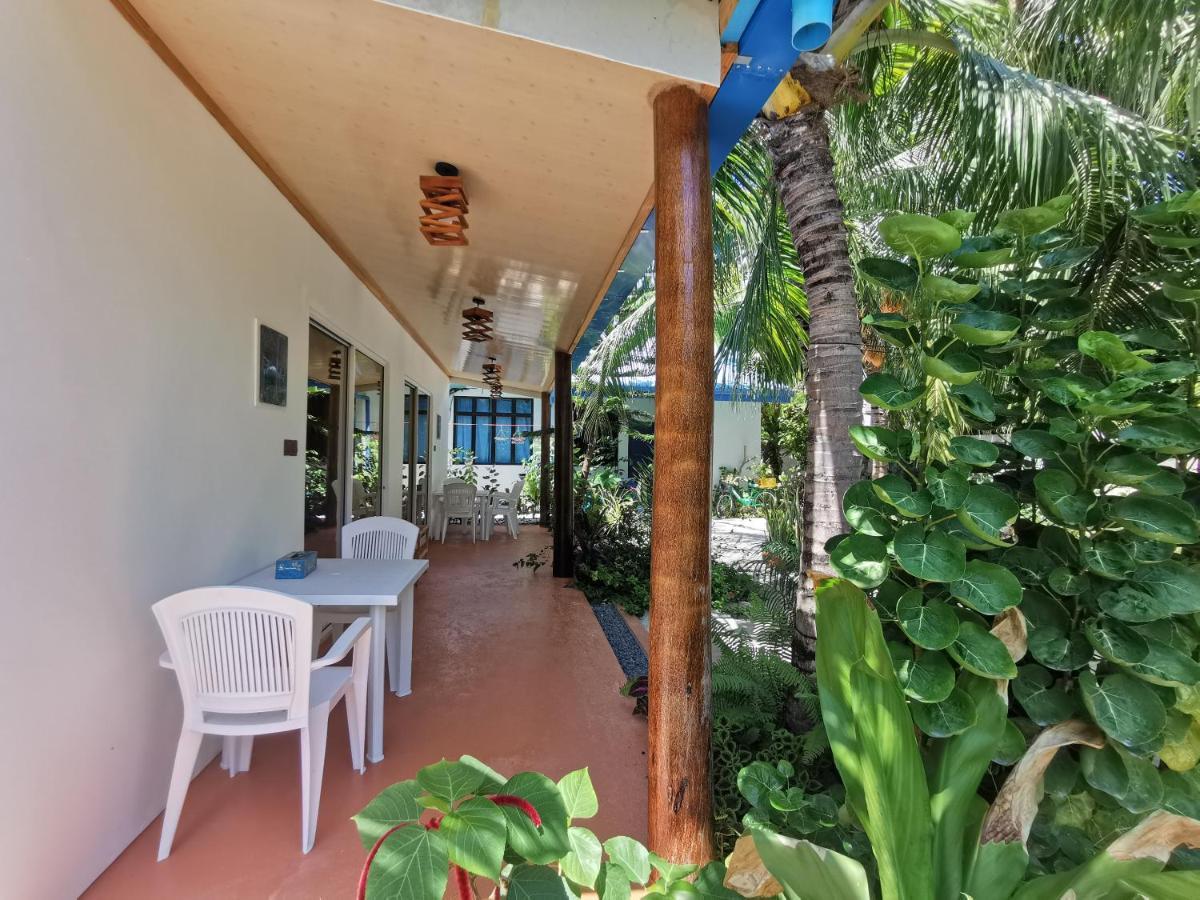 Blue Water Thoddoo Inn Exterior photo