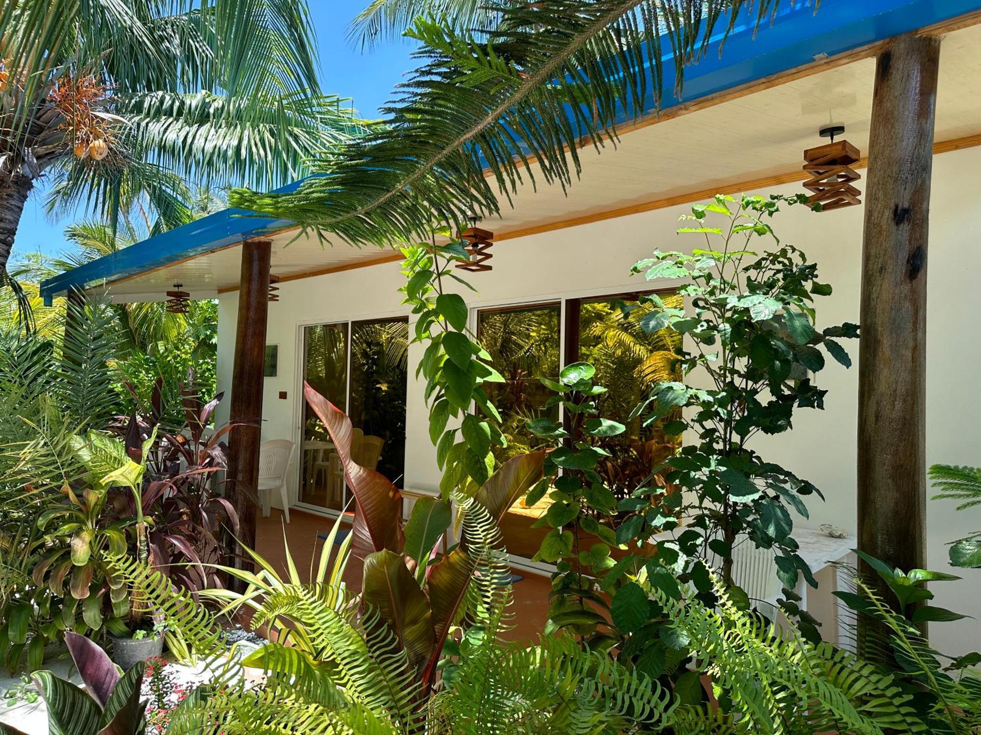 Blue Water Thoddoo Inn Exterior photo